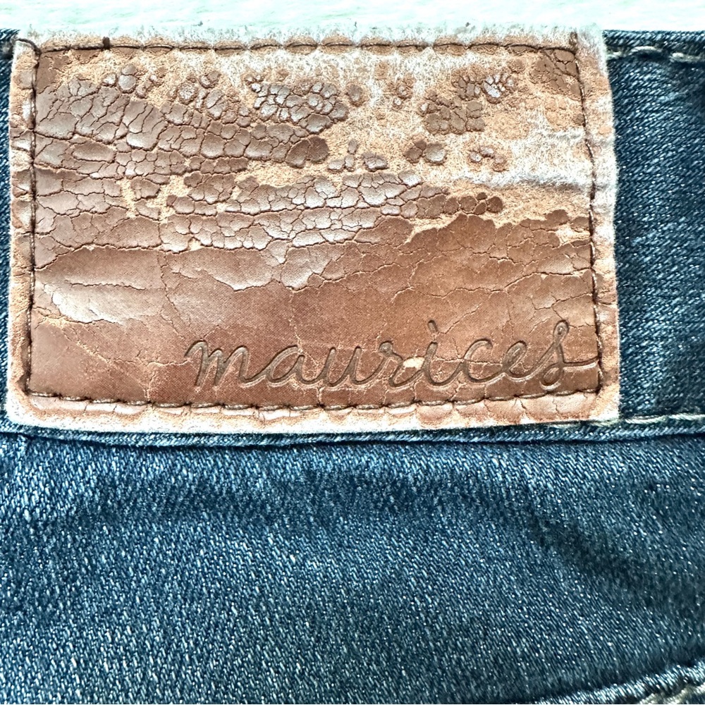 Maurices Silver Jeans Cropped Denim Embroidered Pocket Dark Wash Size 3/4 - Picture 7 of 8